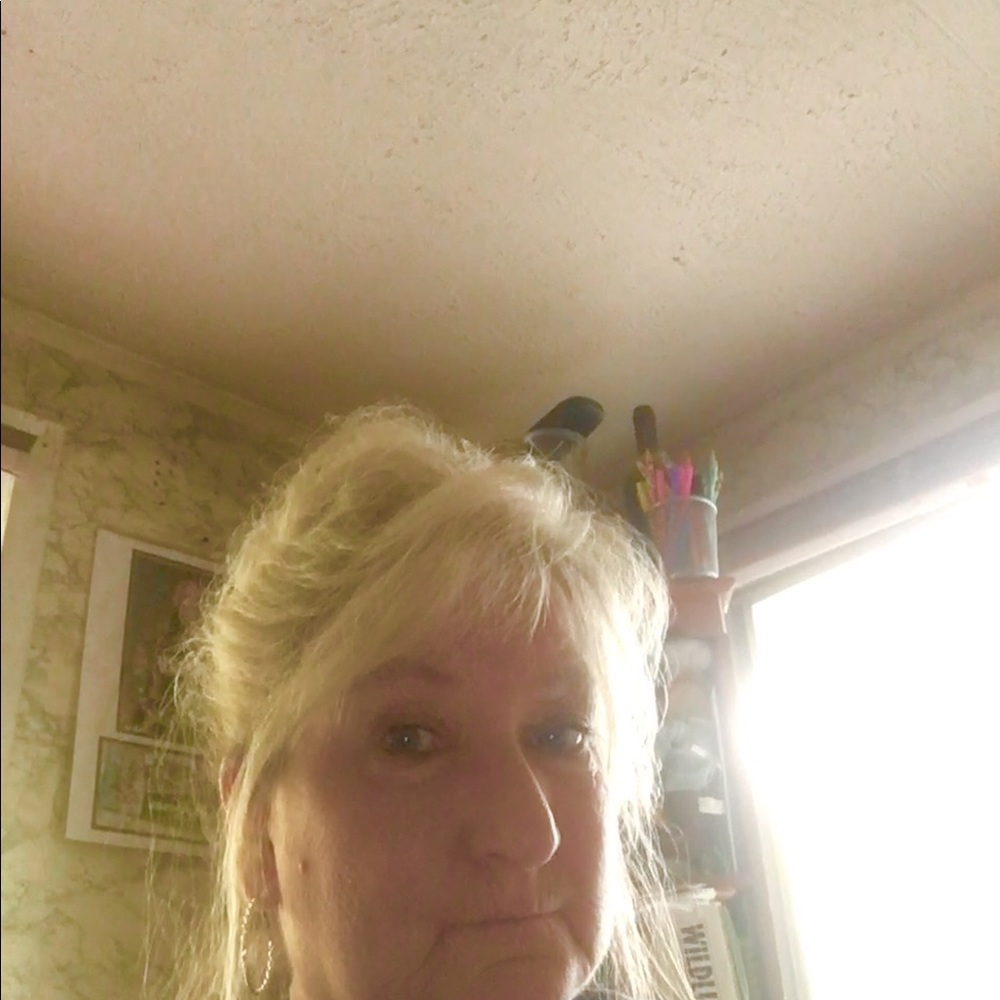 Meet your Posher, Dee